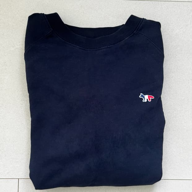 메종키츠네 트라이컬러 폭스패치 맨투맨 XL 팝니다