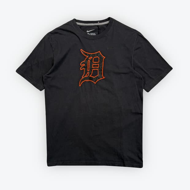 [M] NIKE Detroit graphic T-shirt