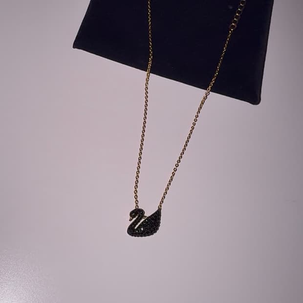 스와로브스키 블랙스완 목걸이