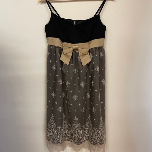 Ribbon lace dress