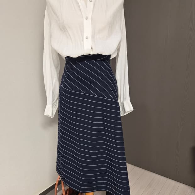 테이야TEIJA 스트라이프 스커트