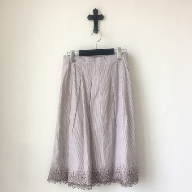 Embroidery point pleats skirt