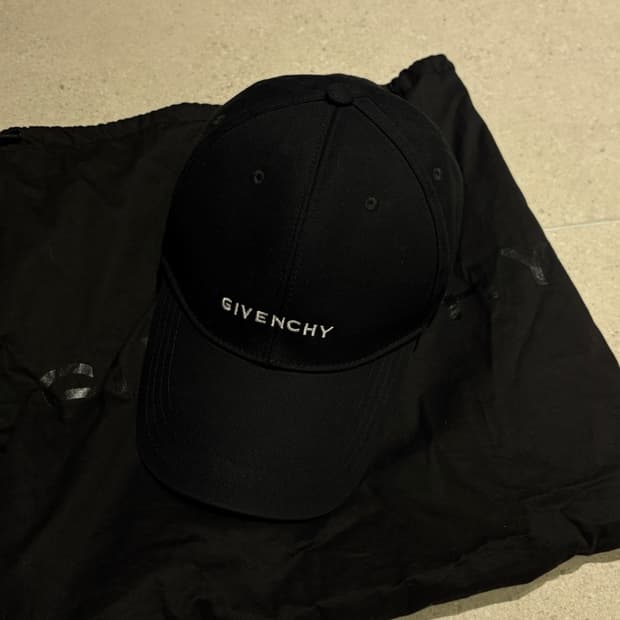 Givenchy 지방시 볼캡 모자 (1회착용) 