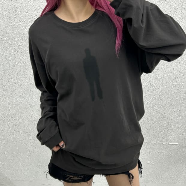 해칭룸 고스트 퍼플 슬리브 차콜 ( 현재 공홈 78000원 판매중 )