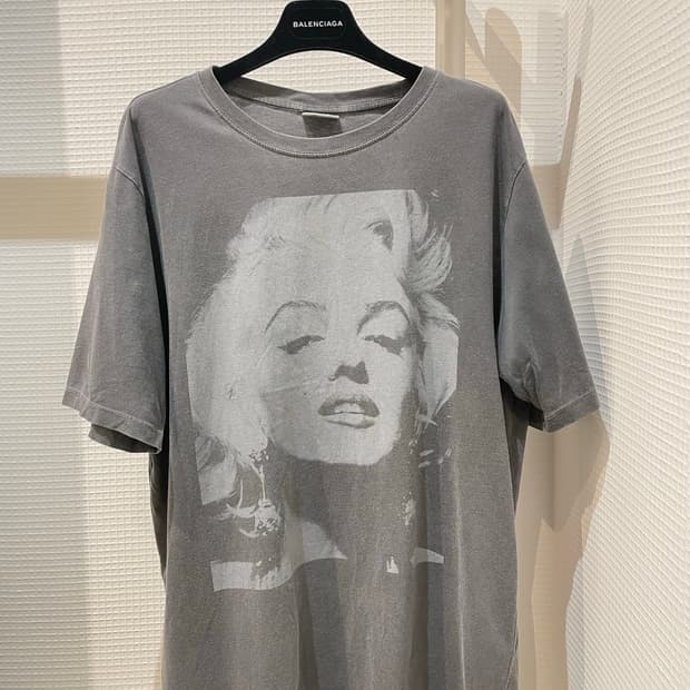 드리스반노튼 마를린먼로 티셔츠