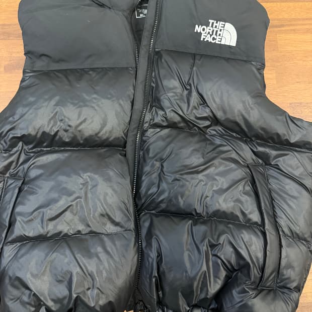 노스페이스 눕시 온 볼 베스트 블랙 조끼패딩