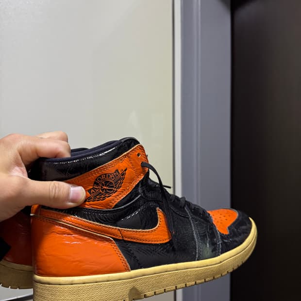 나이키 조던1 레트로 하이 쉐터드 백보드 270