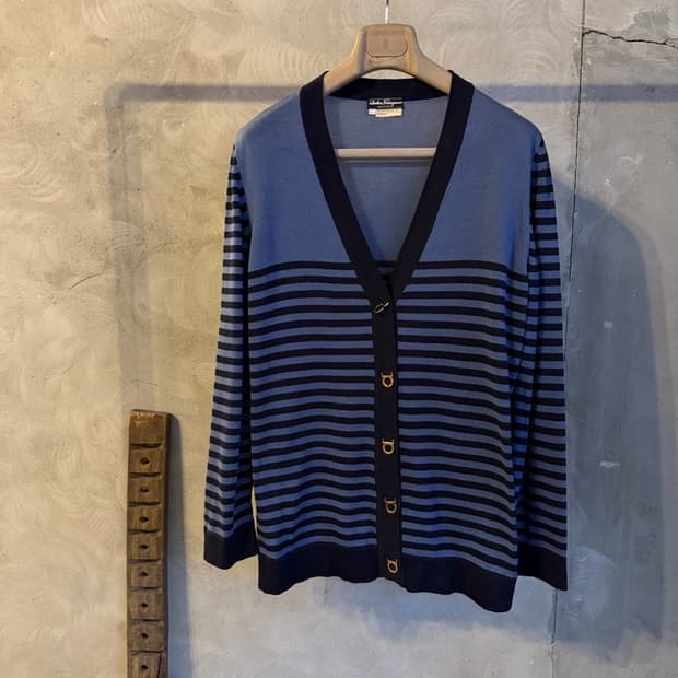 살바토레 페라가모 금장 가디건 55~66