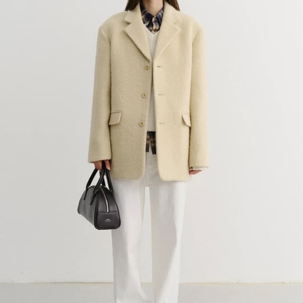 던스트 쓰리버튼 부클 울 자켓 버터