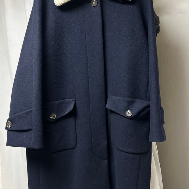 낫띵리튼 패디드 코트