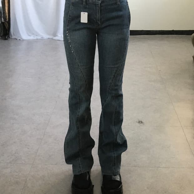 Stud point line detail pants