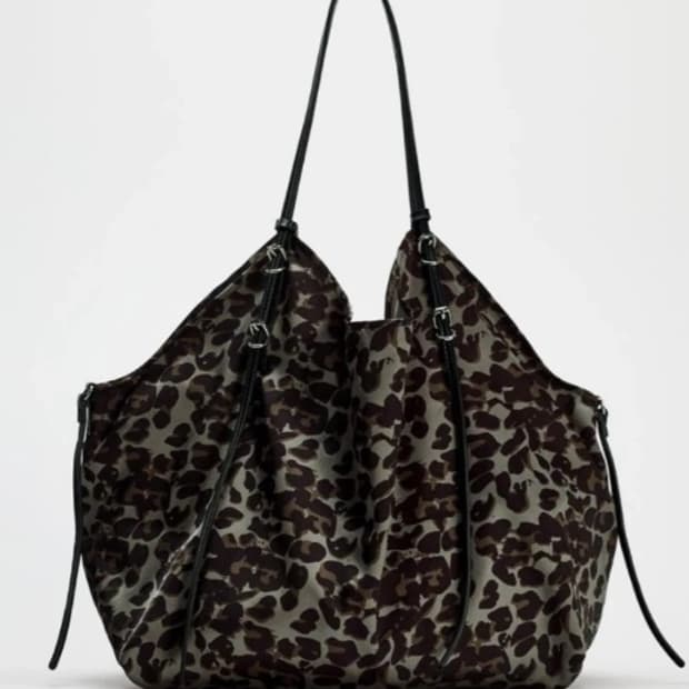 자라 새틴 레오파드빅백 호피 숄더백