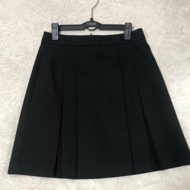 스파오 미디 블랙 스커트