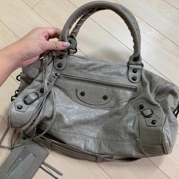 발렌시아가 모터백 트위기