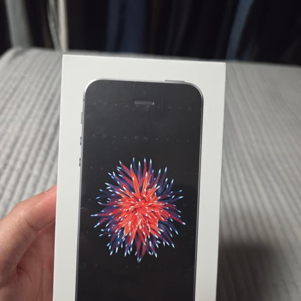 아이폰 se1 스페이스 그레이 미개봉