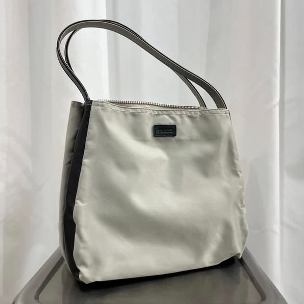 y'saccs gray shoulder bag