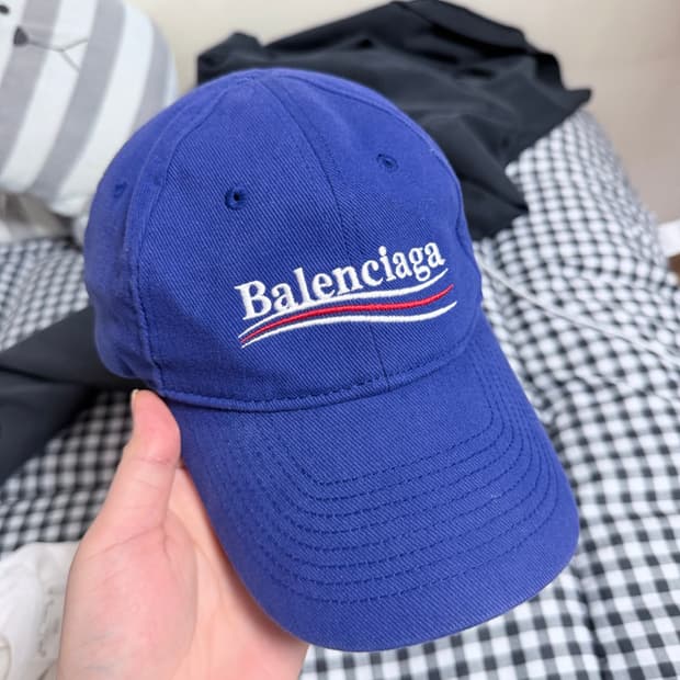 발렌시아가 블루 캡