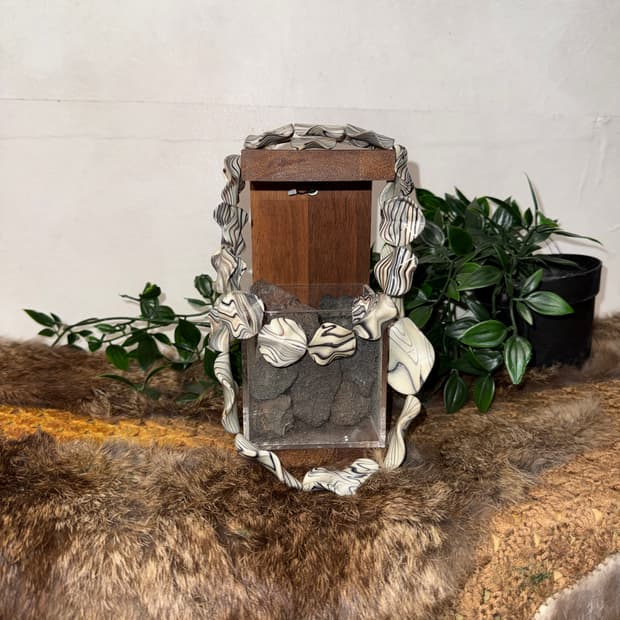 Ivory oriental marble necklace 