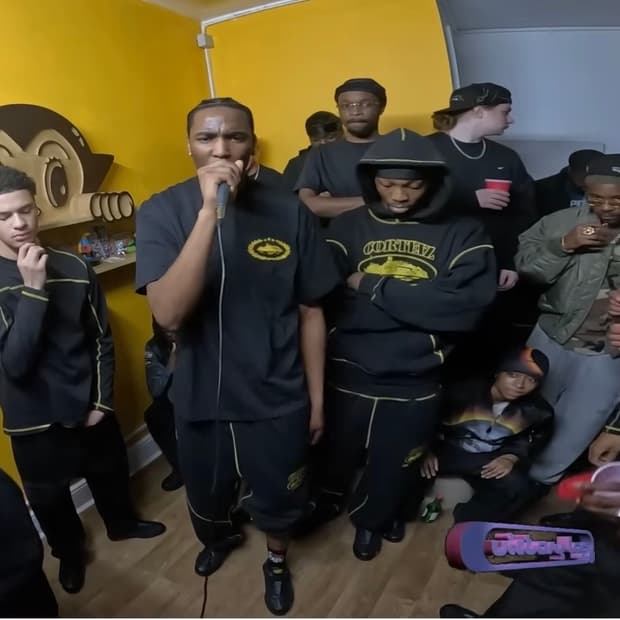 (새상품) 코르테이즈 허니비 후드티 M