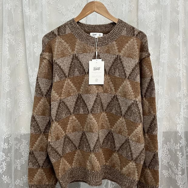L) 새상품 24FW 지이크 SIEG 브라운 프린트 니트
