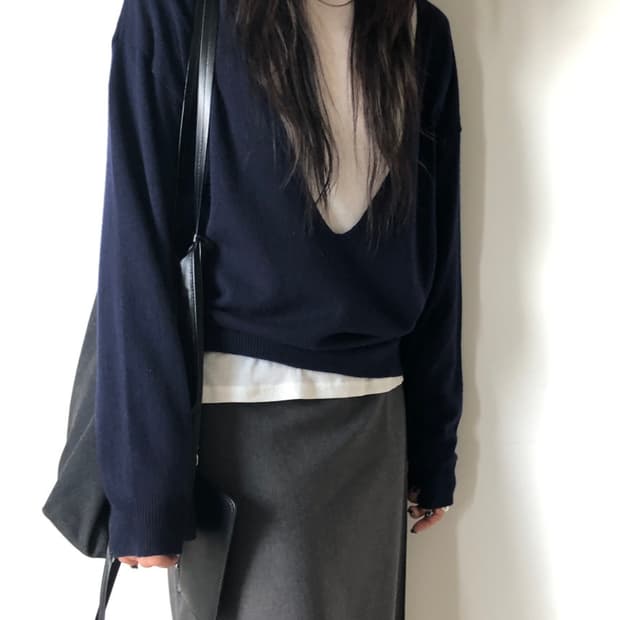 네이비 딥브이넥니트 새상품