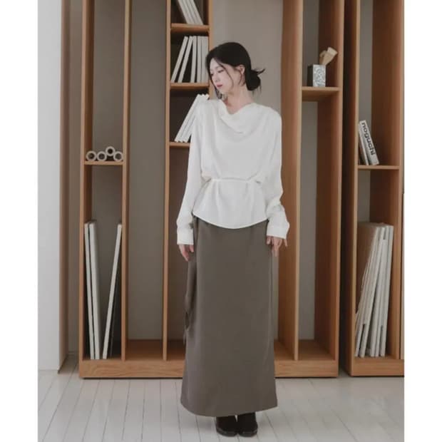 유유알 uur 카울넥 블라우스+벨트 스카프 스커트