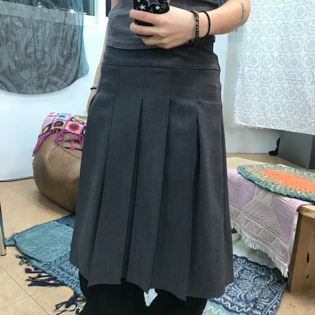 H&M 흐앤므 여성 차콜 테니스 미디스커트 