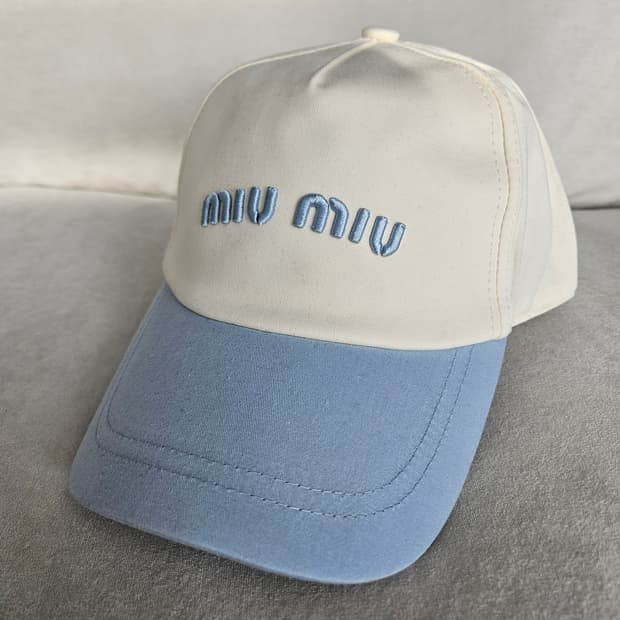 미우 두톤 볼캡