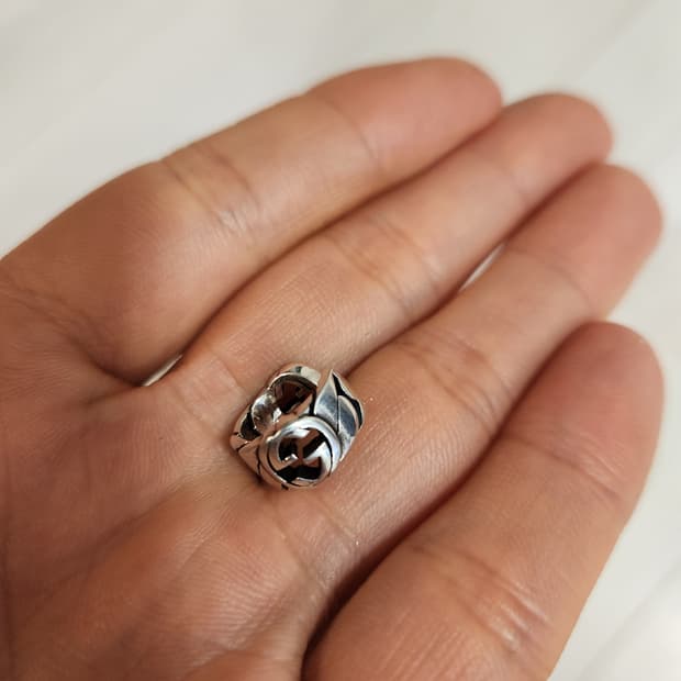 구찌 인터로킹 이어커프 유니섹스 유일매물