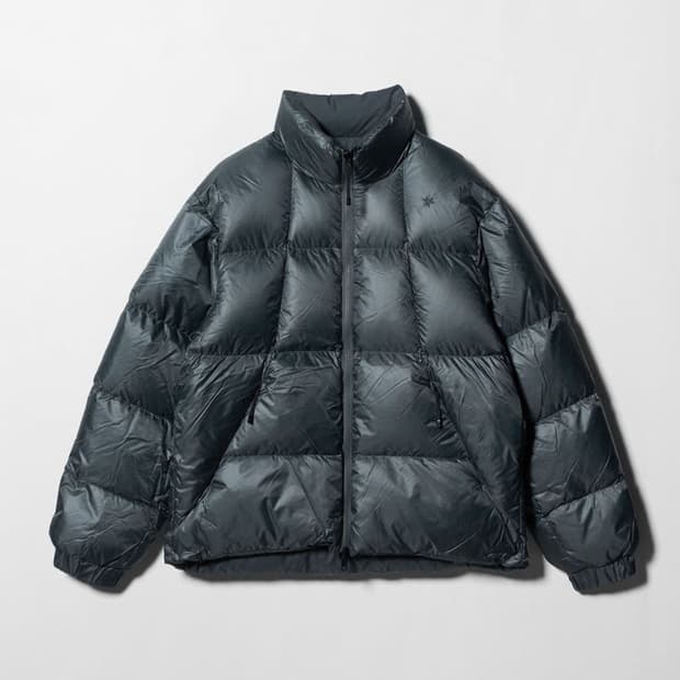 골드윈 X 뷰티앤유스 별주 리버시블다운 다크그레이 3사이즈 새상품 팝니다