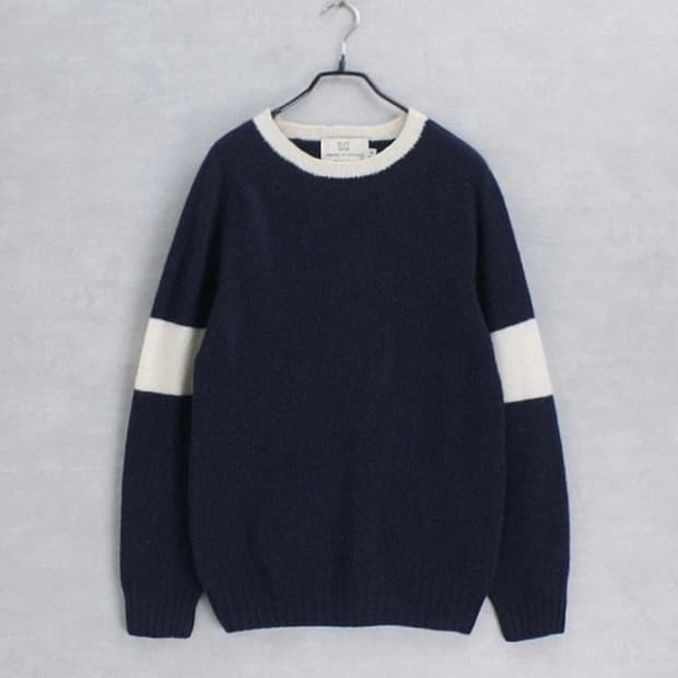 할리오브스코틀랜드 울 네이비 니트