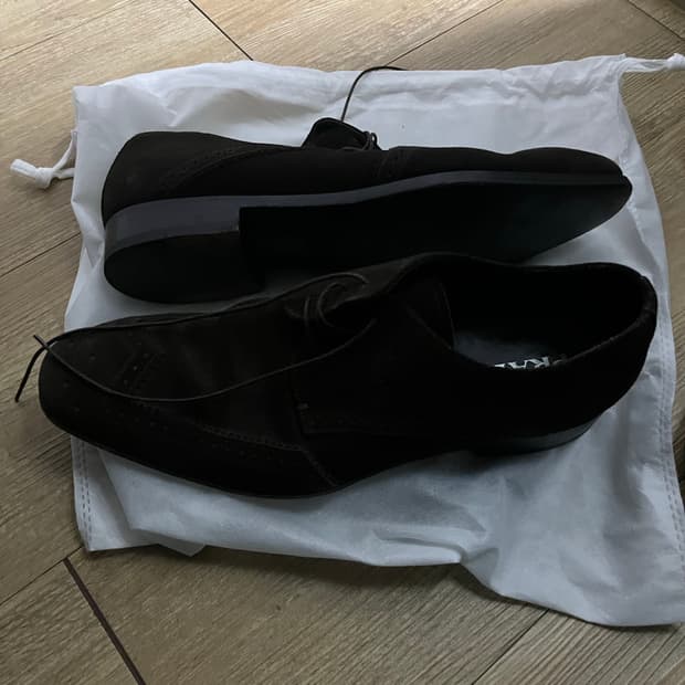 프라다 스웨이드 브로그 슈즈