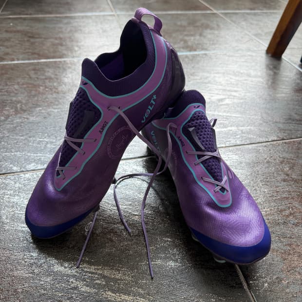 린가드 콘케이브 시그니처 축구화 황금사이즈 260~265