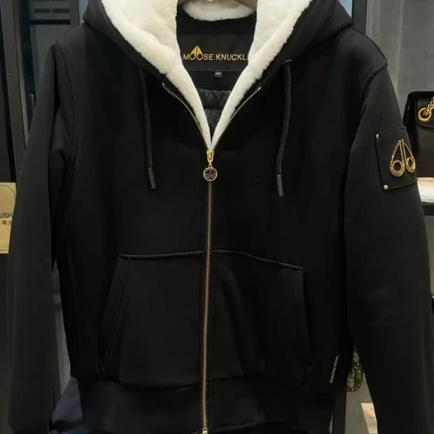 [급] 무스너클 금장 버니스웨터 여성 블랙