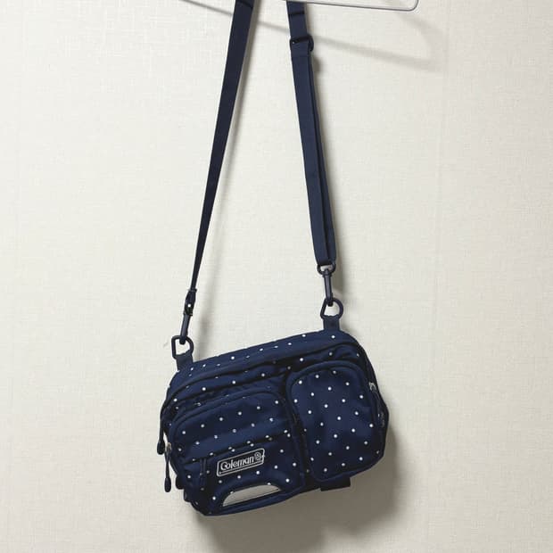 유일매물) 콜맨 도트 크로스백(네이비)