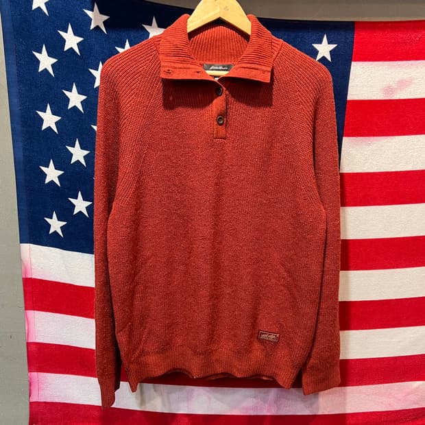 에디바우어 버튼넥 니트