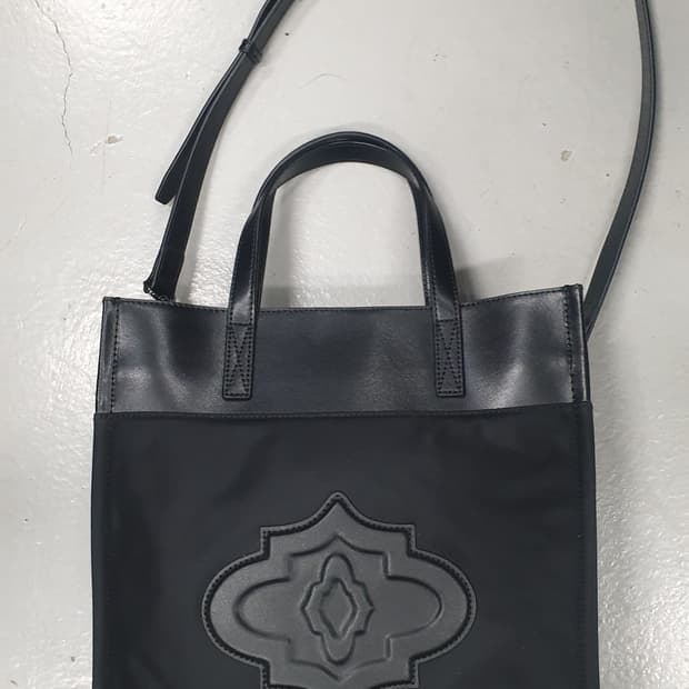 오야니 블랙 토트백 겸 크로스백