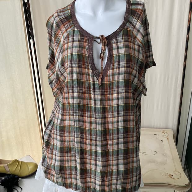 mori check lace slit blouse