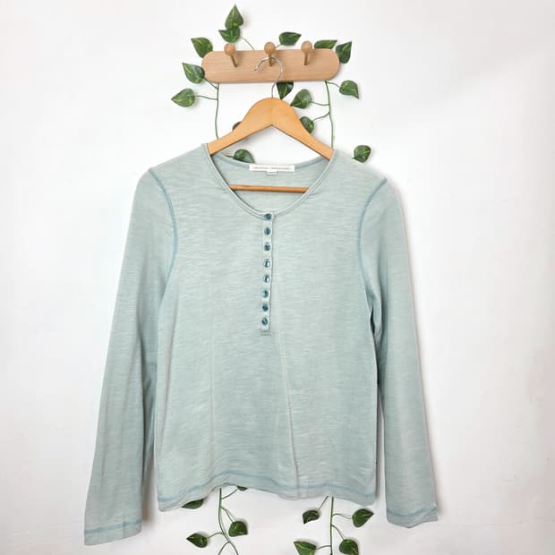 물빛 단추 슬리브