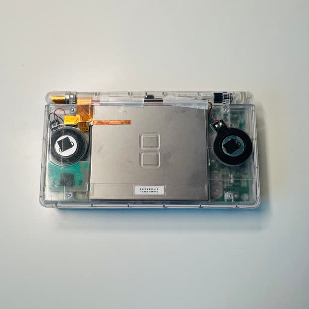 닌텐도 DSL 클리어 하우징 한글 정발판 + 정품 충전기 판매(게임보이)