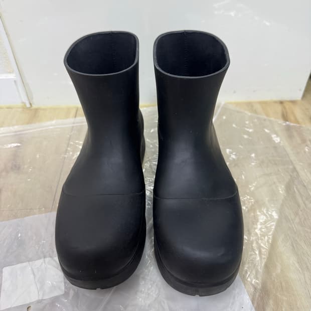 보테가베네타 퍼들 앵클 부츠