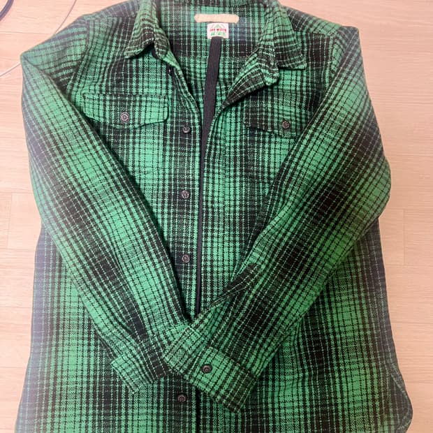 오프화이트 플란넬 셔츠