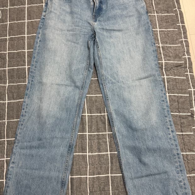 유니클로 JWA 스트레이트 진 63 블루 31사이즈 판매합니다.