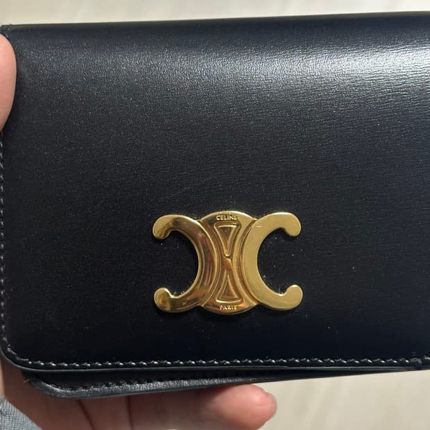 셀린느 트리옹프 컴팩트 지갑 블랙 (단종)