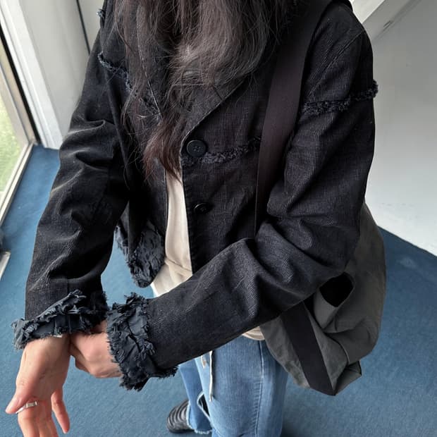 Narrow cord tape design single jacket