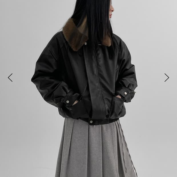 Blackup 블랙업 (UNISEX) 페인드 버클 레더 무스탕