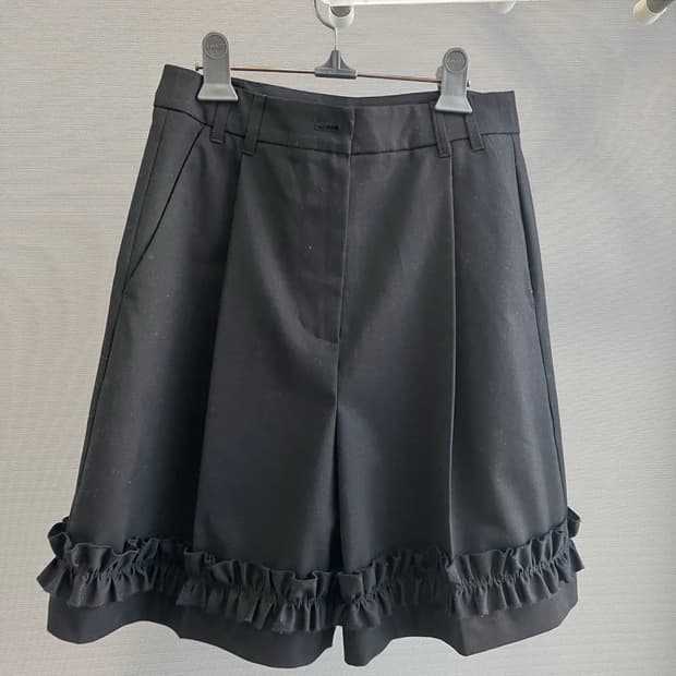 민주킴 x 에잇세컨즈 프릴 반바지