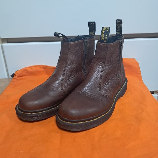 닥터마틴 여성 부츠 워커 2976W/ZIPS 38EU(약240)