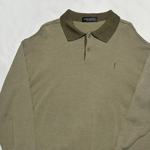 100 입생로랑 하프버튼 램스울 카라 니트