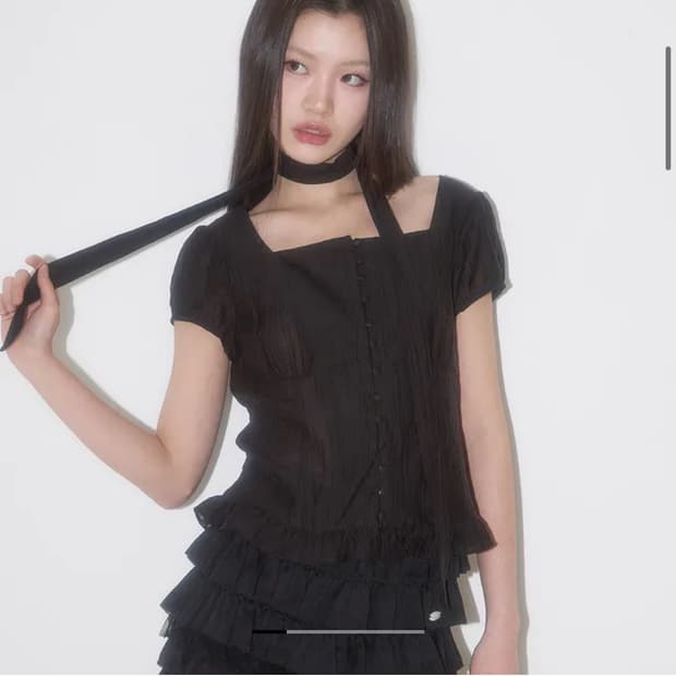 일리고 리본 타이 스퀘어넥 블라우스 블랙 s